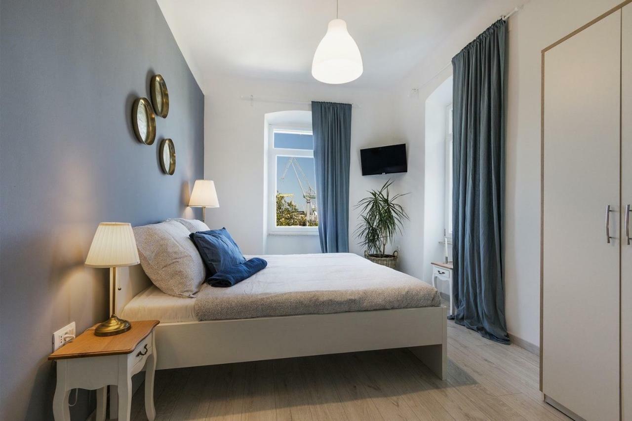 *** Lounge Terrace Apartment With The Harbour View / City Centre *** Pula Exterior photo