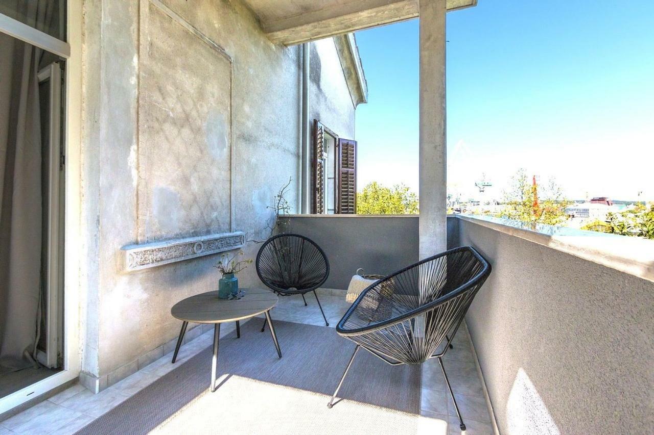*** Lounge Terrace Apartment With The Harbour View / City Centre *** Pula Exterior photo